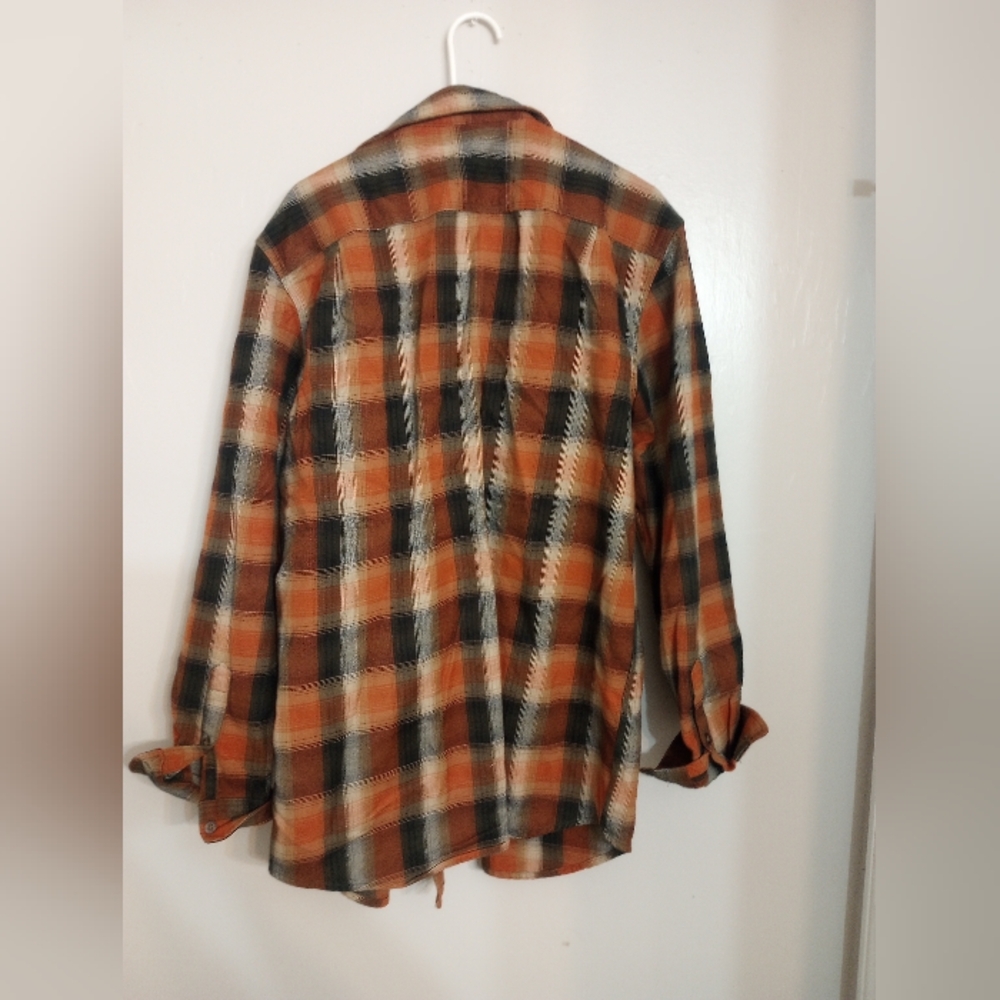 Carhartt Men's Heavy Duty Long Sleeve Plaid Flannel - Picture 3 of 5